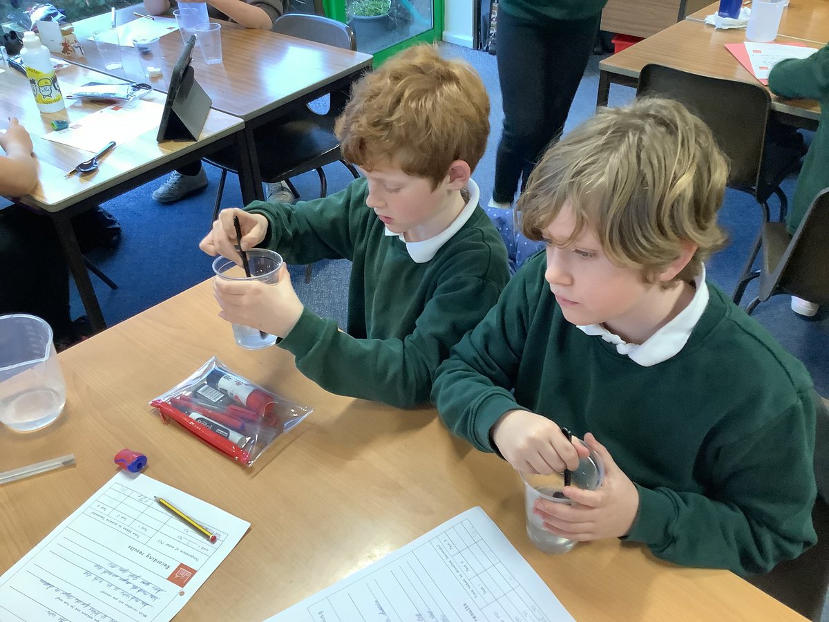 LittledeanSch's tweet photo. This week, Maple Class planned and carried out a comparative fair test experiment to investigate: Does temperature affect the rate of dissolving? https://t.co/RlMeBfujIj