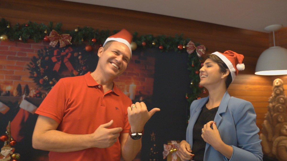 g1goias's tweet photo. 'Natal com Amor': TV Anhanguera realiza campanha para arrecadar brinquedos para crianças de assentamento em Goiânia==> https://t.co/TcUh7wVkR1

#g1go #goiás #natal #natalcomamor https://t.co/DglFM9SqJy