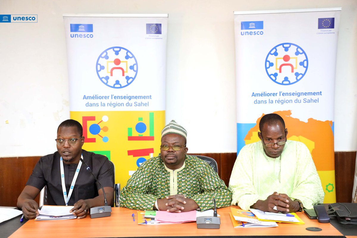 UnescoBamako's tweet photo. Le ministère de l’Éd. nationale, avec l’appui de l’UNESCO, a organisé, le 10/12/2024, un atelier de validation du tableau de bord des #statistiques sur les #enseignants en vue de mettre à la disposition du #Gouvernement des éléments tangibles pour un pilotage adéquat de la #PNEM. https://t.co/6H85lxX7wB