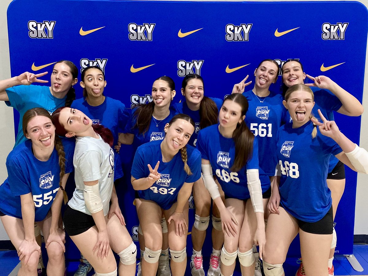 LaineyJohnsonV1's tweet photo. AZSKY 18 Blue!  So excited to start this club season!
#libero #prospect #volleyball https://t.co/7M4AhXDDZB