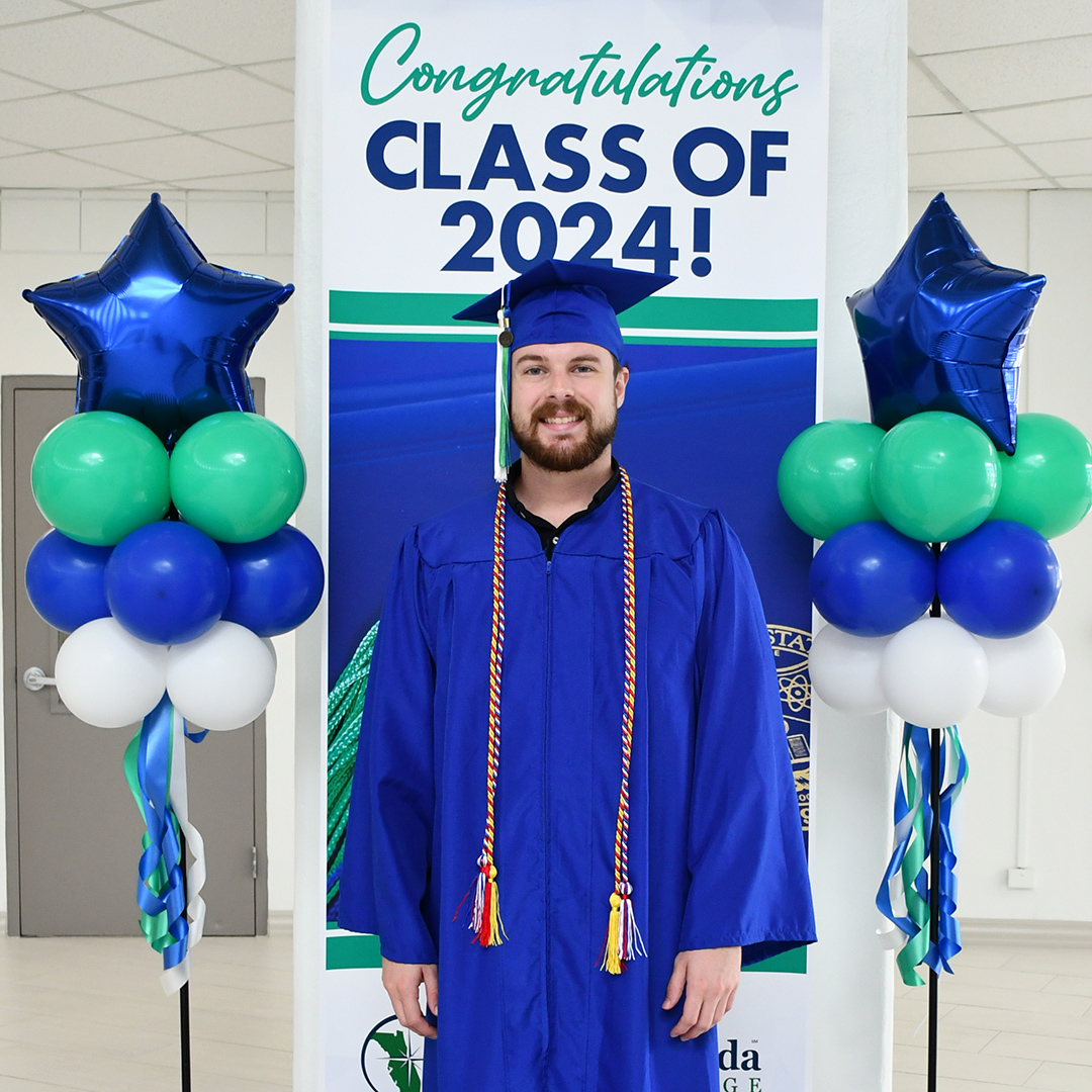 EasternFlorida's tweet photo. Congrats to the more than 500 EFSC students who celebrated at Commencement today, including brother & sister Yelysei & Anastasiia Shkirpan who completed their degrees at EFSC after fleeing the war in Ukraine. 🎓 Read more grad stories at https://t.co/15OJ0WNXil
#EFSCGrad https://t.co/HhCKiZqU4x