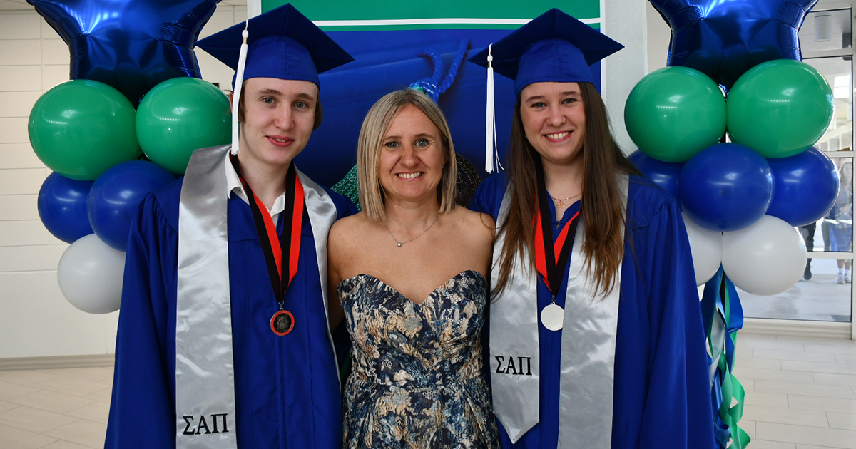 EasternFlorida's tweet photo. Congrats to the more than 500 EFSC students who celebrated at Commencement today, including brother & sister Yelysei & Anastasiia Shkirpan who completed their degrees at EFSC after fleeing the war in Ukraine. 🎓 Read more grad stories at https://t.co/15OJ0WNXil
#EFSCGrad https://t.co/HhCKiZqU4x