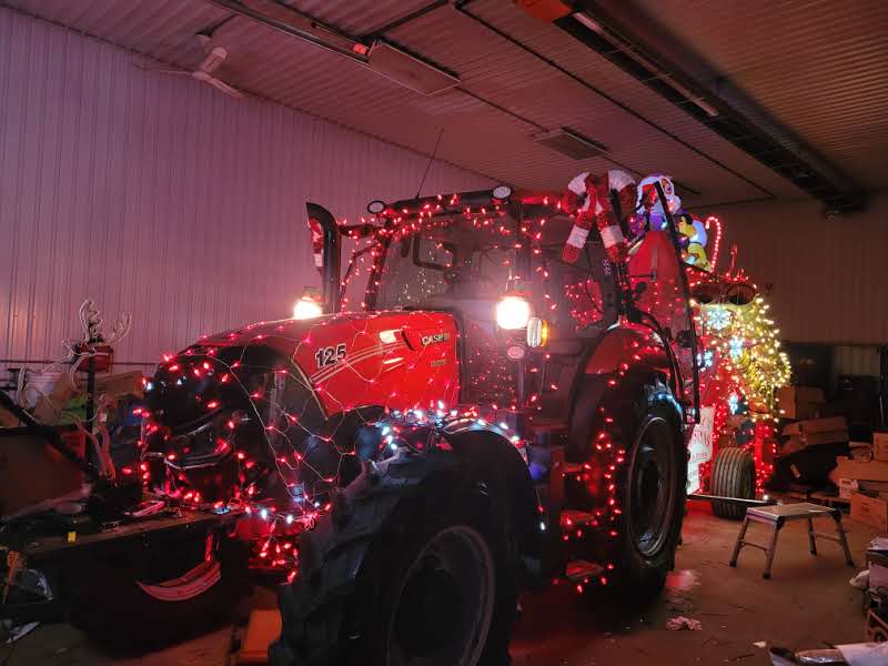 EquipmentOnt's tweet photo. All dressed up for the 32nd Annual Rockwood Farmers' Santa Claus Parade of Lights tonight - December 8th!
Roads closed after 6:45 p.m., parade starts at 7 p.m. Hope to see you there! ๐
@Case_IH #EOSpotted https://t.co/JHEzXBq668