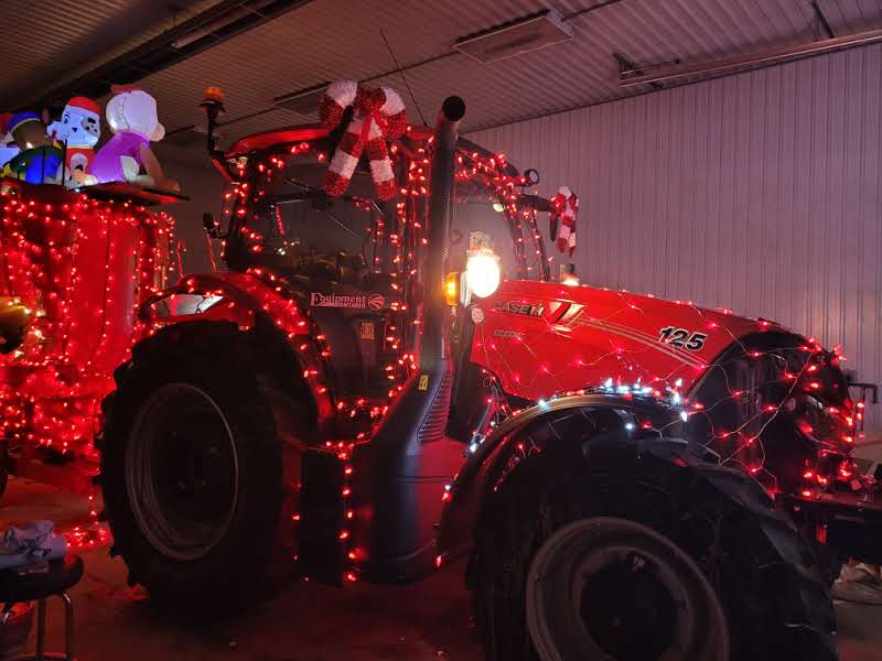 EquipmentOnt's tweet photo. All dressed up for the 32nd Annual Rockwood Farmers' Santa Claus Parade of Lights tonight - December 8th!
Roads closed after 6:45 p.m., parade starts at 7 p.m. Hope to see you there! ๐
@Case_IH #EOSpotted https://t.co/JHEzXBq668