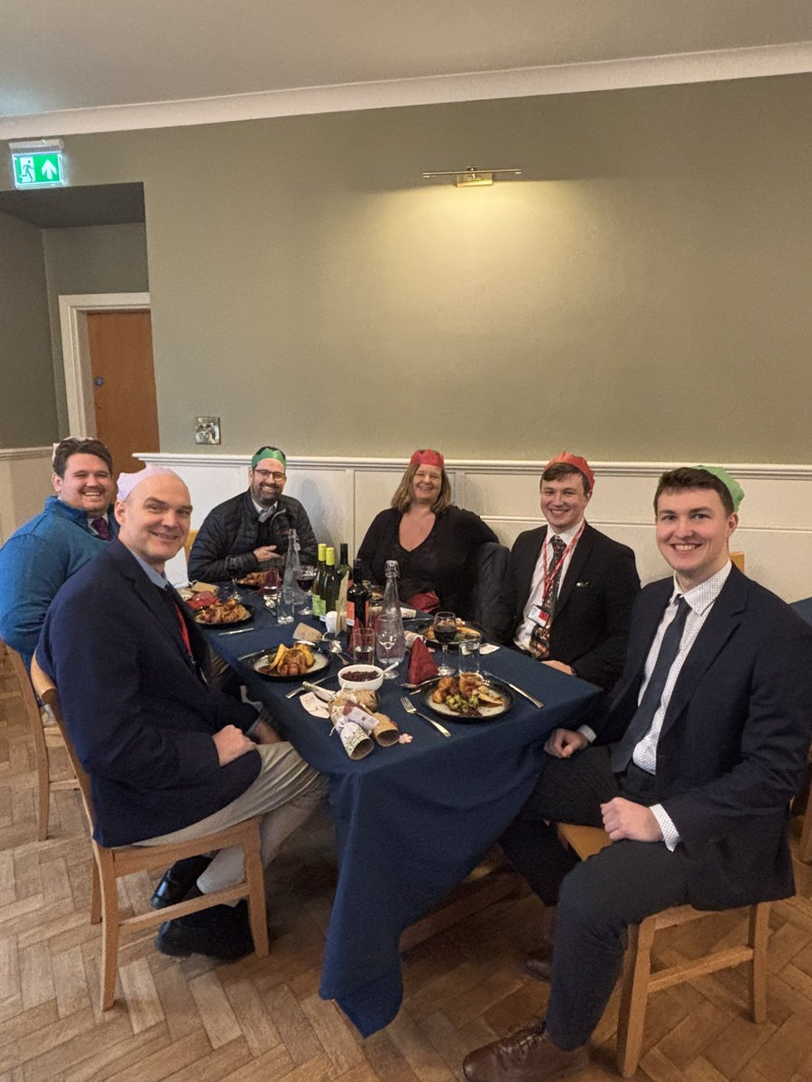 Merry Christmas from the @oundleschool Hub <a href="/NML_Teach/">NML SCITT</a> <a href="/BeATeacherUK/">National Mathematics and Physics SCITT</a>