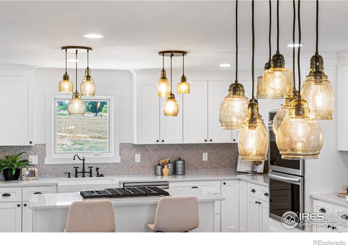 BarryKunselman's tweet photo. From the roof and windows to the fixtures and flooring, everything in this completely remodeled ranch home is shiny and new. ✨ To see it in person, reach out anytime! DM or call 303.887.0588

(Kevin Byrne, Listing Agent) https://t.co/dBPoj03Osp