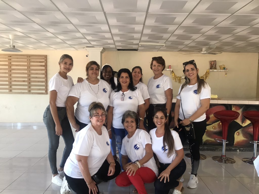 ETECSAGranma's tweet photo. Un día como hoy se inaugura en B.Masó el 112 de #ProvinciaGranma hace 15 años. #EsteEsMiAzul @ETECSA_Cuba @FonsecaOsmely @YudelkisOrtizB @ArielAguilarC2 https://t.co/EAAMP6iFJ3