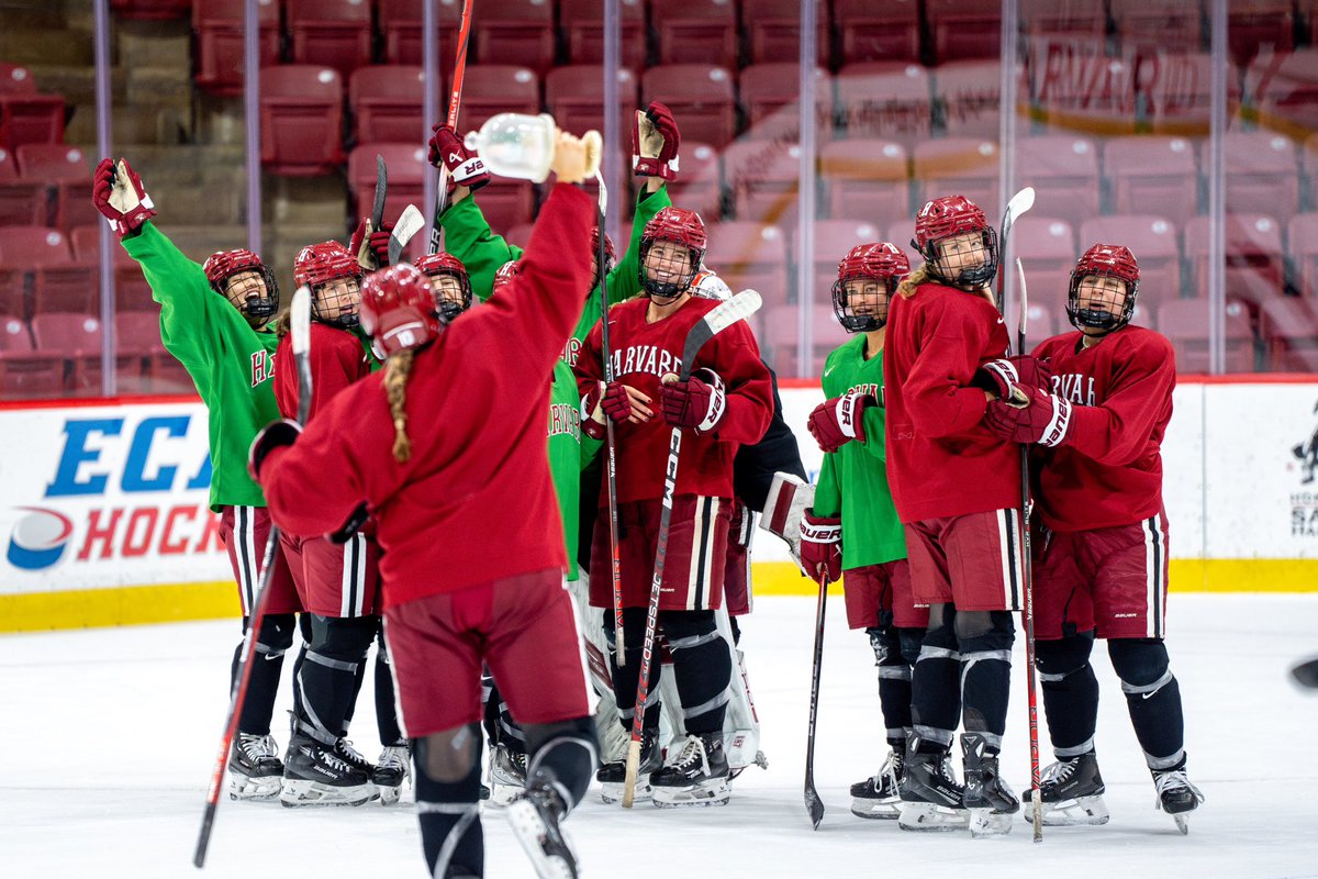 HarvardWHockey's tweet photo. Getting in the holiday spirit!

Had a blast competing for the Second Annual Nutcracker Classic!

#GoCrimson x #OneCrimson https://t.co/TBXdMefMHC