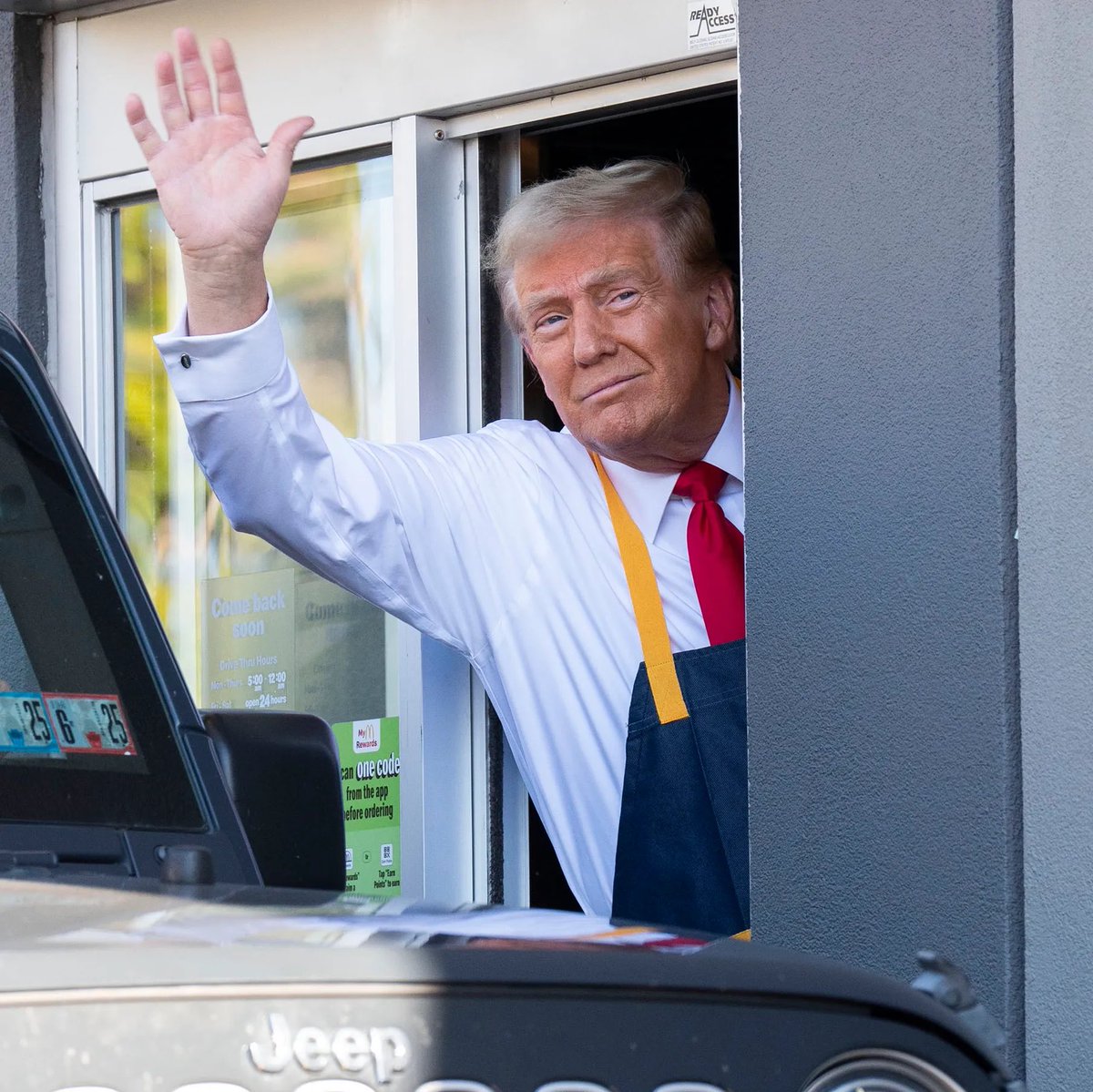 MostlyPeaceful's tweet photo. Two months ago this guy was serving fries at McDonalds. What a turn around. https://t.co/1wLGqnHU05