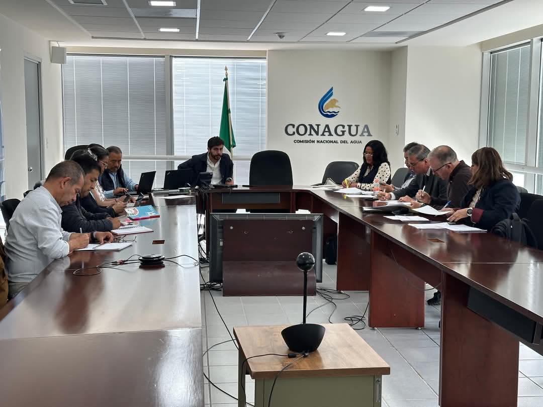 Capama_Acapulco's tweet photo. Revisa Abelina López Rodríguez avances del Plan Integral de Agua
Boletín No. 52 #AcapulcoSeConstruyeContigo
#𝘚𝘦𝘳𝘷𝘪𝘳𝘊𝘰𝘯𝘏𝘰𝘯𝘦𝘴𝘵𝘪𝘥𝘢𝘥𝘠𝘑𝘶𝘴𝘵𝘪𝘤𝘪𝘢 #CAPAMA #ACAPULCO https://t.co/6KScxR7gry https://t.co/NPUE9KJX4M