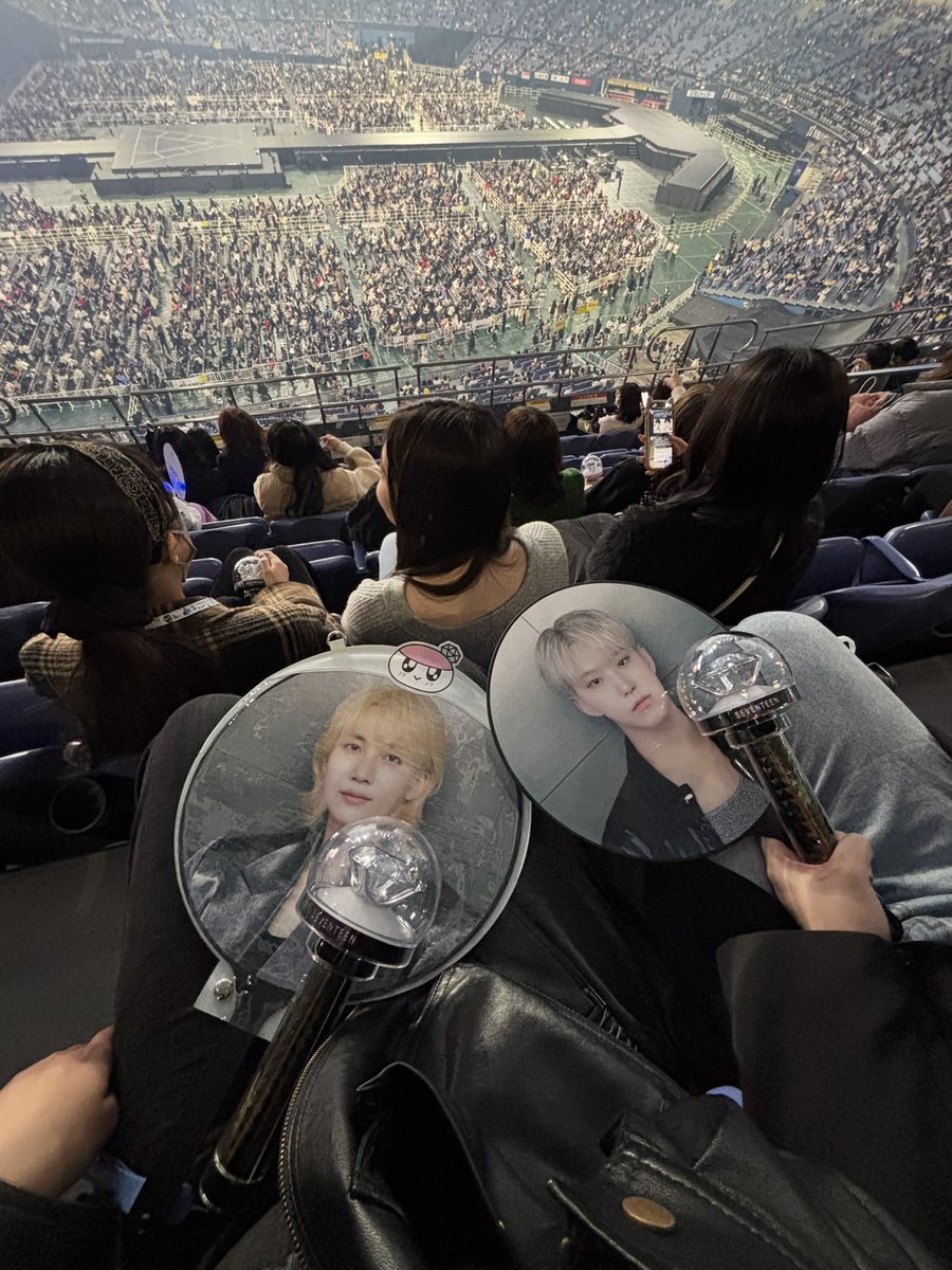 wako0621's tweet photo. セブチのコンサート最高だった凄く楽しかった！！
隣の席になった台��人と友達になれたし色々最高すぎた🫶 https://t.co/677PsV0xXl