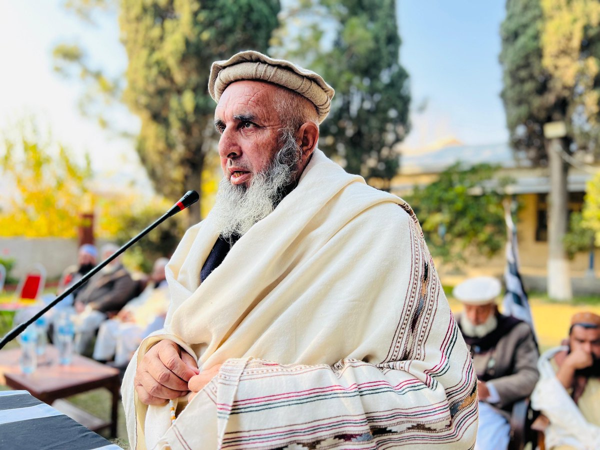 JuiDirLower's tweet photo. جمعیت علمائے اسلام ضلع دیر لوئر کے زیر اہتمام مدارس کے مھتممین حضرات کا کامیاب اجلاس ھوا۔تمام علماء کرام نے قائد جمعیت سرپرست وفاق المدارس ترجمان مدارس حضرت مولانا فضل الرحمن صاحب دامت برکاتہم کے مؤقف کے بھرپور حمایت کا اعلان کیا۔ https://t.co/nGgh41sexn