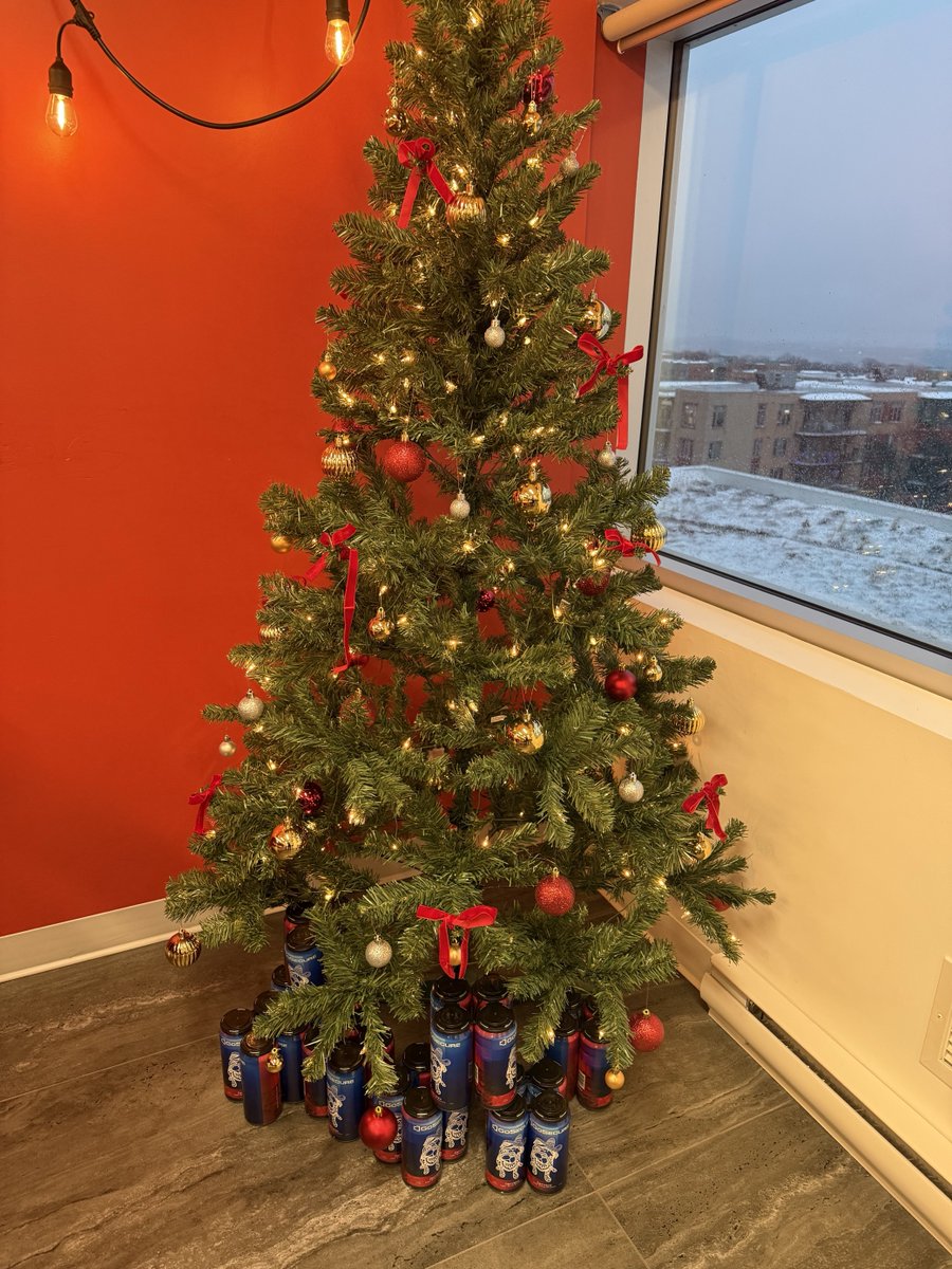 GoSecure_Inc's tweet photo. 🎄 On the twelfth day of Cybermas, #GoSecure gave to me: 12 cans of Mexican blonde lager!

🍺 Unveiling our new drinkable swag! With GoSecure, there’s no malware, just malt!

Grab your GoSecure cyber-veza at events we attend in 2025! Enjoy responsibly! ⛄

#Cybermas #Cybersecurity #Cerveza

--------------------------------------------------

🎄 Pour avoir été si sages cette année, #GoSecure nous a donné des canettes de lager blonde mexicaine!

🍺 Découvrez notre nouveau swag buvable ! Avec GoSecure, pas de malware, juste du malt !

Procurez-vous votre cyber-veza GoSecure lors des événements auxquels nous participons en 2025 ! Consommez de manière responsable ! ⛄

#Cybersécurité