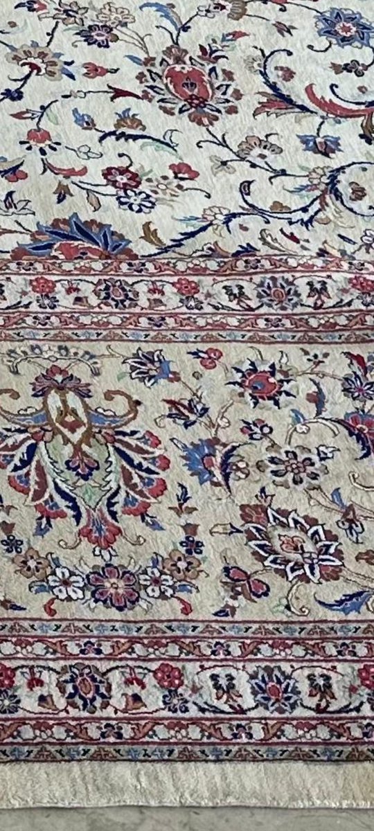 SHEBACARPETS's tweet photo. Genuine handmade pure Silk Kashan Persian carpet from Sheba Carpets Stores UAE. Large area rug is size 3x4 meters and has floral design. 
Please telephone or DM +971506786168
#handmaderugs #handknotted #persian #carpet #UAE #interiordecor #interiors https://t.co/zXxauBSLde