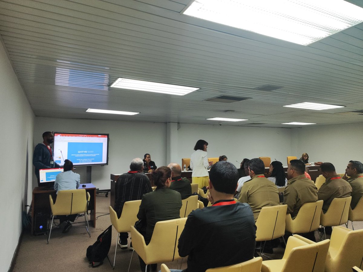 🌟 Datys en Tecnicrim 2024, compartiendo conocimientos sobre inteligencia artificial aplicada a la biometría. 🤖💡 ¡Un gran momento para intercambiar ideas e impulsar la innovación! #Tecnicrim2024 #Biometría #Datys