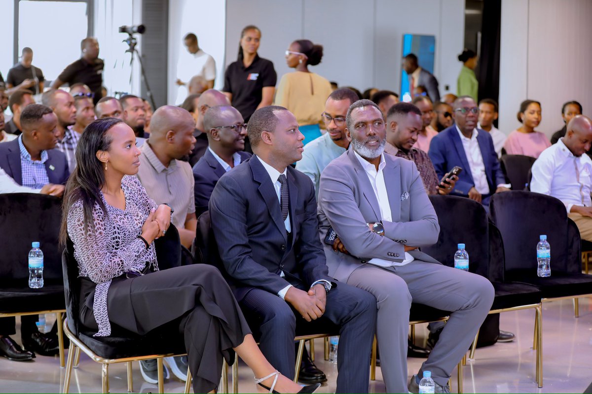 Rwanda_Housing's tweet image. Today, Director General @Ndekwalpha opened the Under One Roof Expo &amp;amp; Summit organized by @MrRoofRwanda . 

In his opening keynotes, the DG reminded investors, manufacturers, and people in the building industry that quality is the hallmark of a well-constructed building. He said,