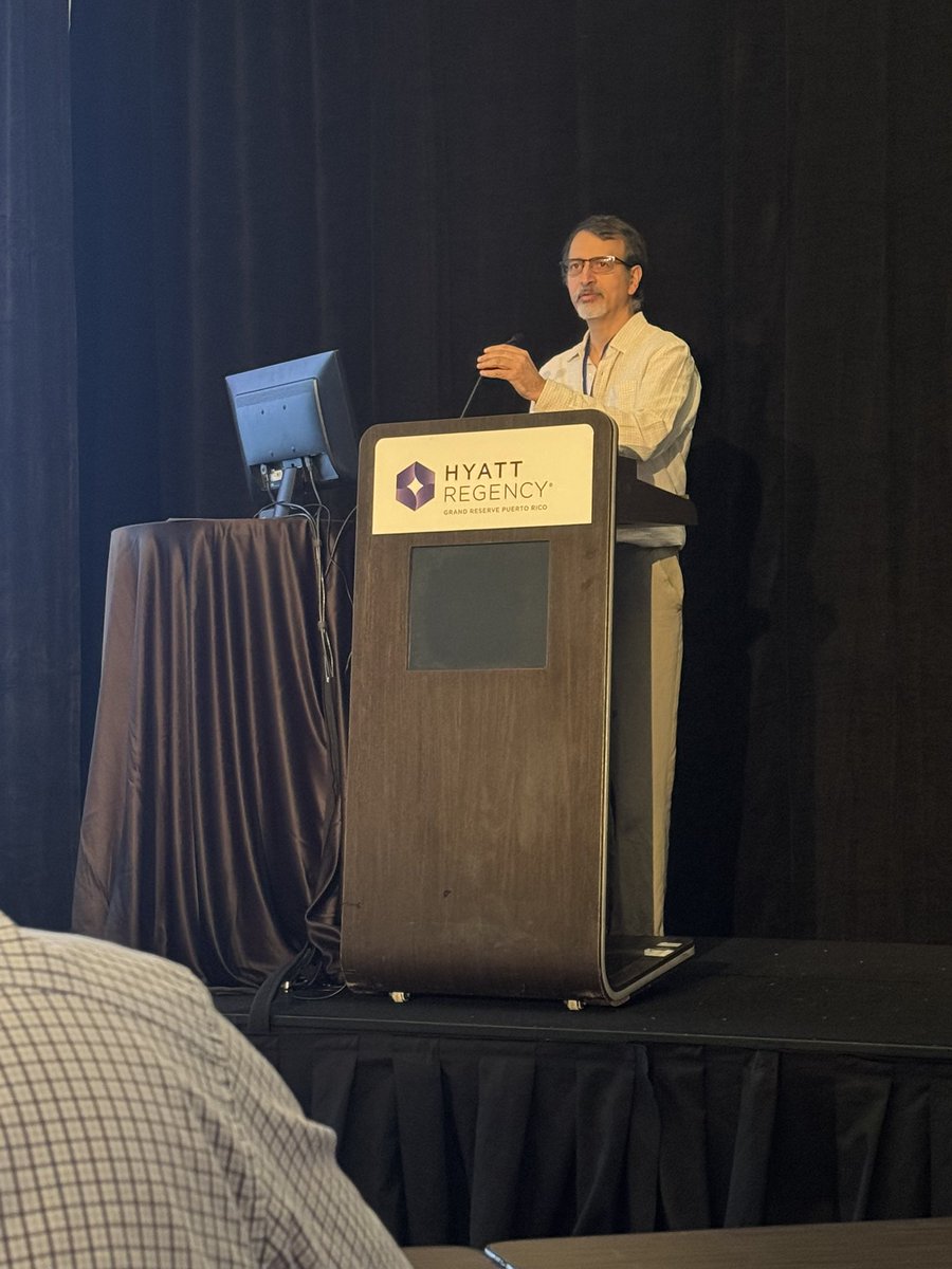 MayoClinicWSRGH's tweet photo. @iftikhar_kullo is now sharing insights on the interpretation and utilization of polygenic risk scores in clinical practice, helping attendees learn how these scores are transforming personalized medicine. @MayoClinic @MayoClinicCV #CardioGenetics #HeartHealth #GHRC #genetics https://t.co/QaEvfSvTes