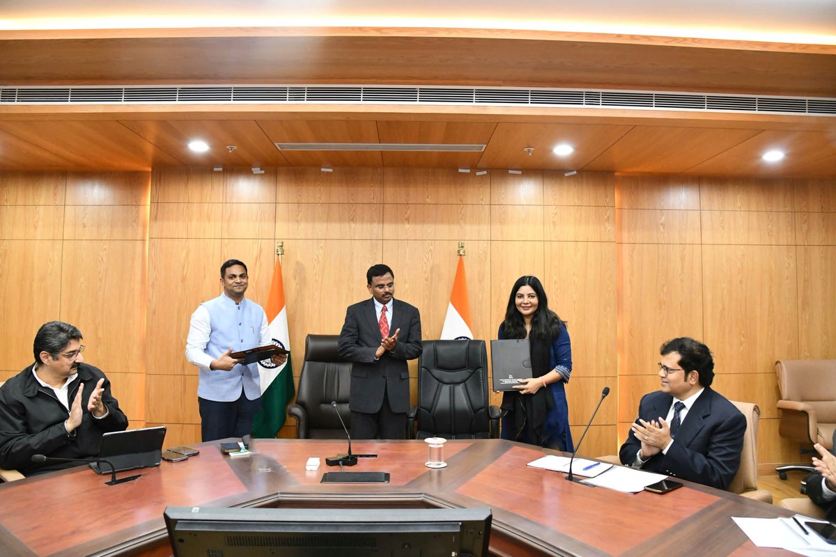 CSAssam_'s tweet photo. Delighted to announce the signing of an MoU today between @YourStoryCo Media and AIIDC, on behalf of the Industries, Commerce, and PE Department. Signed in the presence of Shri @uday_praveen, Managing Director of AIIDC and Smt. @SharmaShradha, CEO of YourStory Media, and senior government officials, marks a strategic step towards strengthening Assam's startup ecosystem.

The partnership will drive key initiatives such as #AssamSparks, connecting MSMEs and startups with ecosystem stakeholders, and #AssamStory, a platform to showcase Assamese entrepreneurs at national and international forums. It will include workshops and training programs to empower youth and women entrepreneurs, networking opportunities to connect them with investors and mentors, and media promotion to showcase Assam’s initiatives on digital platforms.

This collaboration is set to boost innovation, expand market access, and unlock funding opportunities, reinforcing Assam’s position as a thriving startup hub.

@CMOfficeAssam 
@BimalBorah119