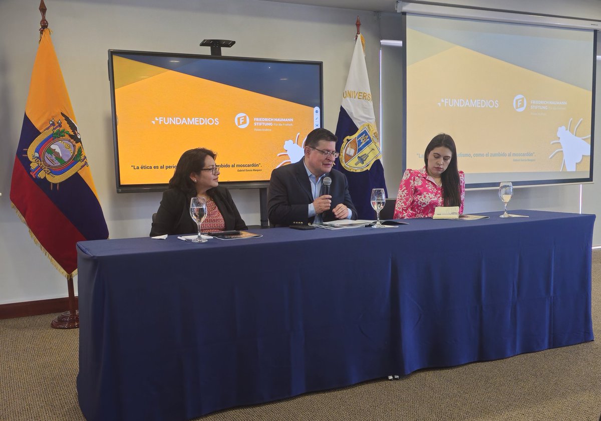 FUNDAMEDIOS's tweet photo. #QUITO | Inicia el evento denominado 'La nueva era de los medios: transparencia y calidad', organizado por #Fundamedios, en el que presentaremos oficialmente la propuesta del 'Código de Ética para Periodistas de Ecuador'. Esta iniciativa fue creada con el fin de marcar un nuevo camino hacia un periodismo más ético, transparente y responsable. #PeriodismoÉtico #CódigoDeÉtica
Sigue la transmisión en vivo:
https://t.co/Ok3HbRquzz