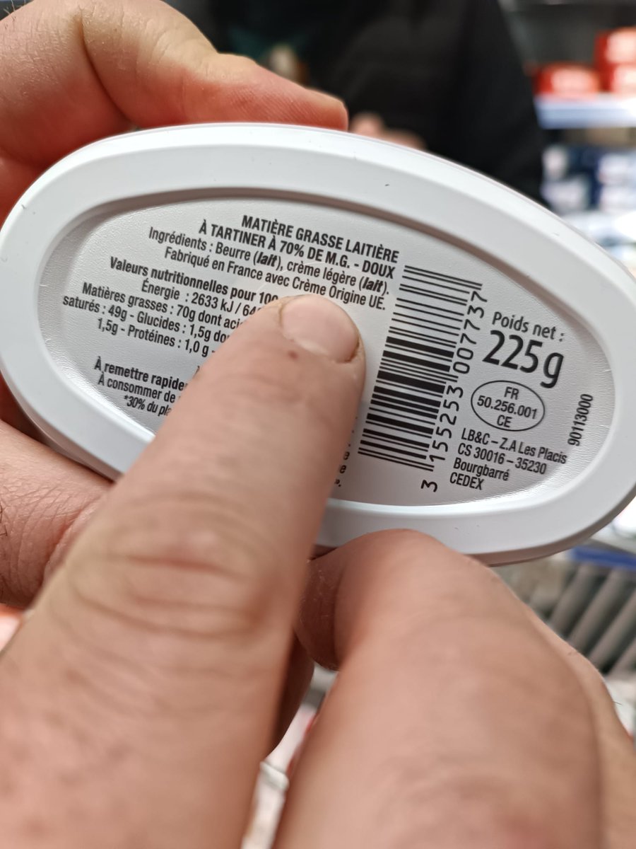 [#Syndical] Visite du Super U <a href="/CooperativeU/">Coopérative U</a> de <a href="/PaysCraon/">Pays de Craon</a> par <a href="/JEUNESAGRI53/">JAMAYENNE</a> <a href="/fdsea53/">FDSEA53</a> 🛒🟥🟩. Dans les rayons des produits laitiers 🥛, du beurre <a href="/groupe_lactalis/">Lactalis</a> d'origine UE... 😡😤 En revanche, rayon boucherie 👍. <a href="/FNSEA/">La FNSEA</a> <a href="/FNPLait/">FNPL</a> <a href="/JeunesAgri/">Jeunes Agriculteurs</a> <a href="/dgccrf/">DGCCRF</a>