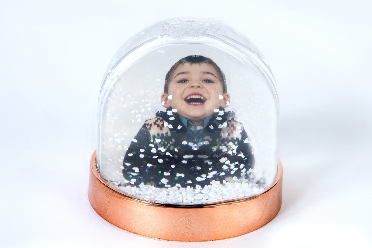 StarfishPics's tweet photo. Stocking Fillers! Snap up these photo gifts to fill up those stockings!
Snow Globe - £9.99
Water effect photo frames with Dory and Nemo - £14.99
Sand effect photo frame with Beach ball and Starfish - £14.99
frames #stockingfillers #snowglobe #watereffectphotoframe #gifts #present https://t.co/Rlto8bCRg0