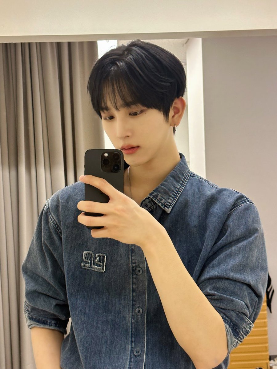 by_EPEX's tweet photo. 날이 추우니까 따듯한 밤 보내요🥹🥹

#EPEX #이펙스 #BAEKSEUNG #백승 #백전백승 https://t.co/VKl1hVPdsr