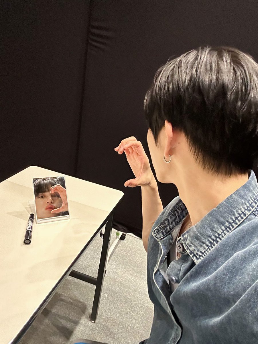 by_EPEX's tweet photo. 날이 추우니까 따듯한 밤 보내요🥹🥹

#EPEX #이펙스 #BAEKSEUNG #백승 #백전백승 https://t.co/VKl1hVPdsr