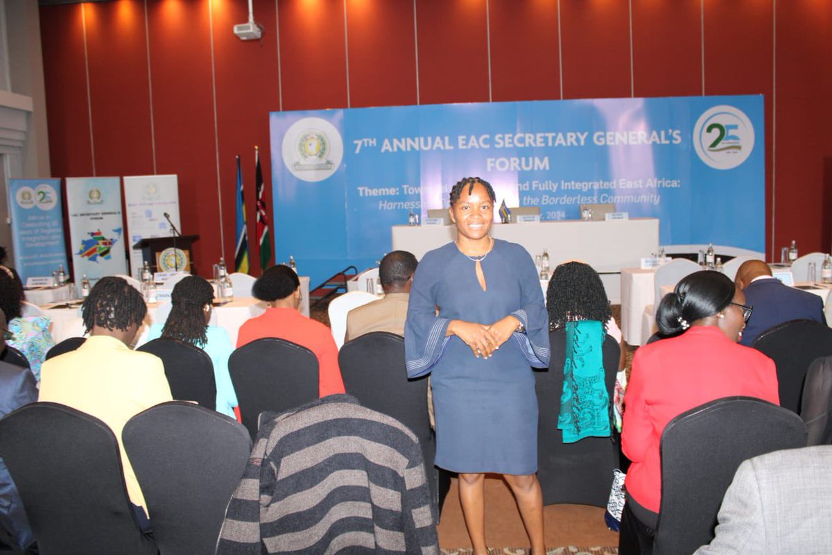 AyoubViolet's tweet photo. 📢 7th EAC Secretary General Forum
🗓️ 10-11 Dec 2024
📍 Pullman Hotel, Nairobi, Kenya

SG Forum ni nini?
Ni jukwaa linaloimarisha ushirikiano wa kikanda kwa kuleta pamoja sekta binafsi, asasi za kiraia na makundi mengine ya maslahi kujadili changamoto na fursa za maendeleo ya EAC https://t.co/lIUlkvBAOA