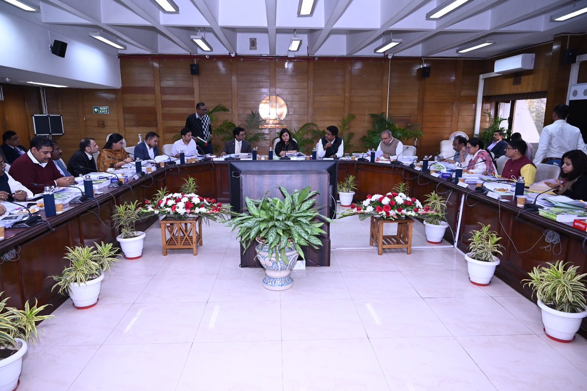 tweetndmc's tweet photo. Chairman, NDMC presents futuristic vision of NDMC in #budget for FY 2025-26 in the Council Meeting at Council Room, Palika Kendra today.
#CleanNDMC #GreenNDMC
#SmartCity https://t.co/eygzgWv0q6