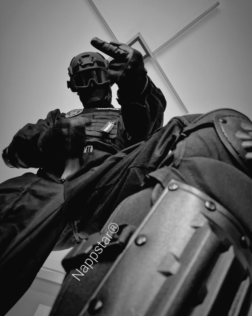 Hey slave, I hope that you enjoyed your view !? 😈😈