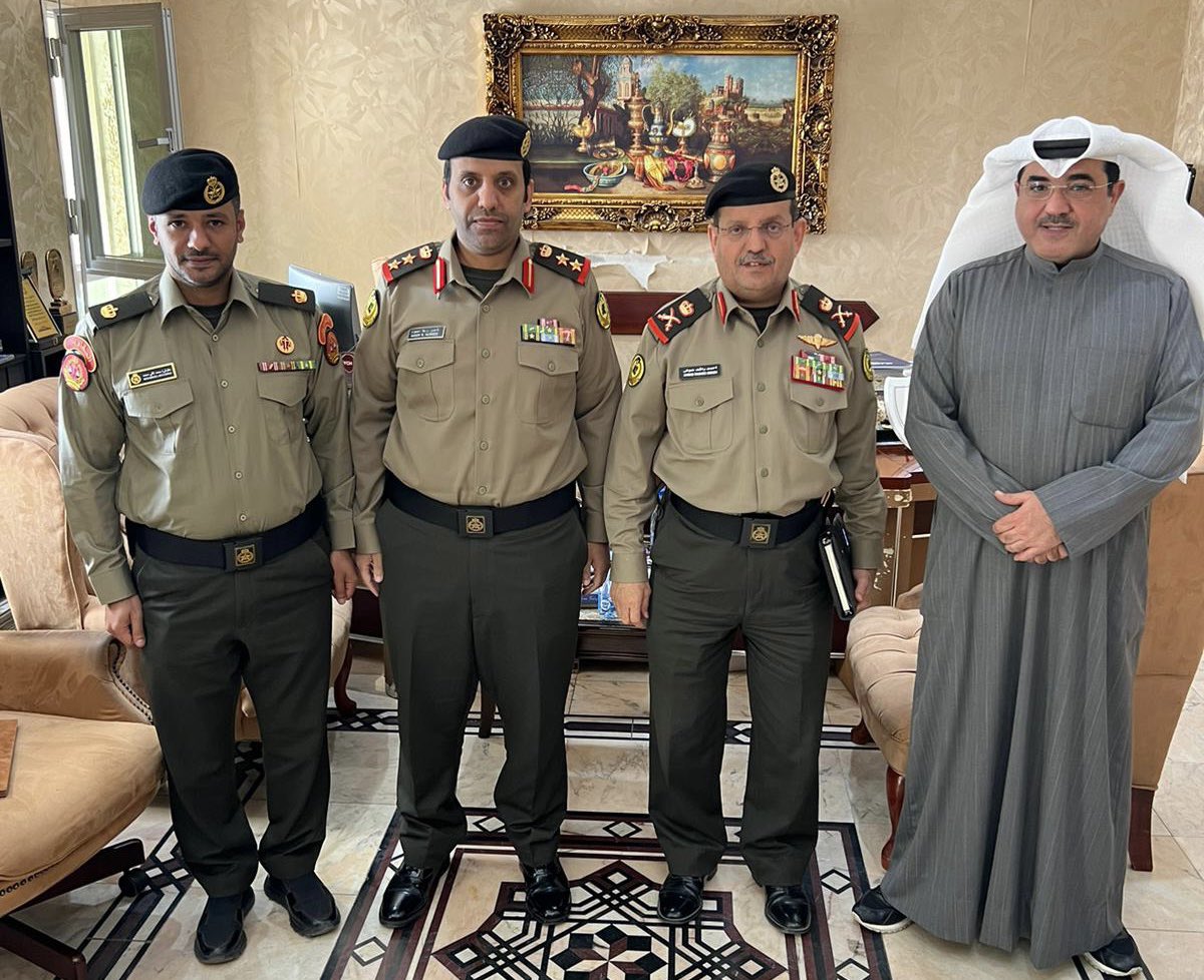 سعد الفندي (@saad_alfandi) on Twitter photo في زيارتنا اليوم للاذاعه اللواء الركن احمد راشد الشنفا رئيس هيئة الخدمه الوطنية العسكريه والعقيد الركن ناصر رجا السهلي رئيس فرع شؤون المجندين والرائد حقوقي محمد المطيري وتعاون اعلامي لتسليط الضوء علي قانون الخدمه الوطنيه #الجيش_الكويتي
#وزارة_الدفاع_الكويت <a href="/KuwaitArmyGHQ/">KUWAIT ARMY - الجيش الكويتي</a> في زيارتنا اليوم للاذاعه اللواء الركن احمد راشد الشنفا رئيس هيئة الخدمه الوطنية العسكريه والعقيد الركن ناصر رجا السهلي رئيس فرع شؤون المجندين والرائد حقوقي محمد المطيري وتعاون اعلامي لتسليط الضوء علي قانون الخدمه الوطنيه #الجيش_الكويتي
#وزارة_الدفاع_الكويت <a href="/KuwaitArmyGHQ/">KUWAIT ARMY - الجيش الكويتي</a>