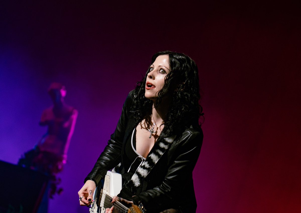 awakebutnotyett's tweet image. #palewaves 20241212 Live in Seoul
사람이어떻게이렇게느좋고스. . . . 🖤