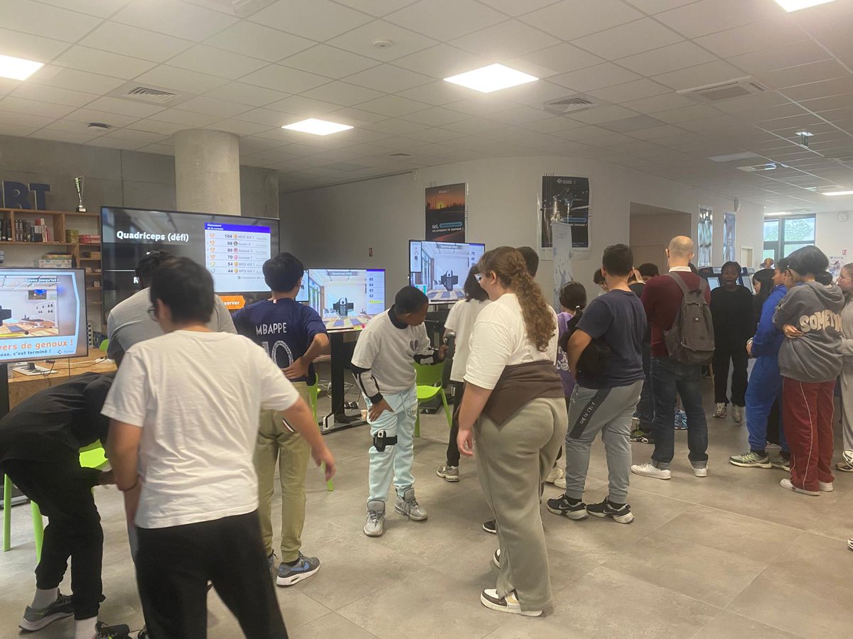 departement13's tweet photo. 🤔 Que fait-on à la #MPJS ❓
Toute l'année nos Maisons de Provence de la #Jeunesse et des #Sports proposent une multitude d’activités gratuites.
En exemple celle de #Marseille avec ses ateliers sport/#santé et ses initiations aux #parasports 👉 https://t.co/mJGMawUsE2 https://t.co/nc9t1mbqDT