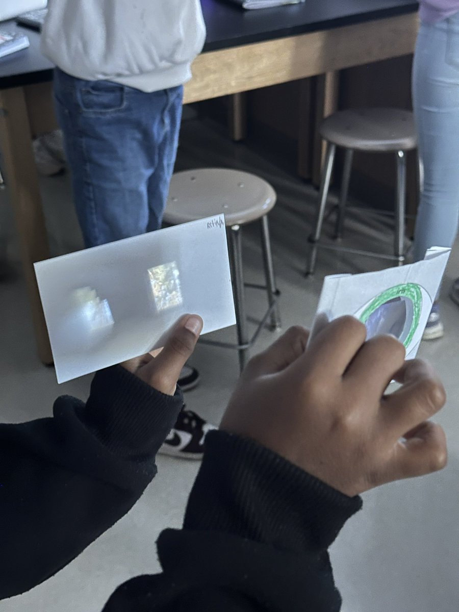 BoydSTEAMLab's tweet photo. 4th grade learning about light and how our eyes work
@APS_WMBoyd @MsBlairAPS @AP_Fagan @STEAMingCooper https://t.co/hUYK7c2y0i