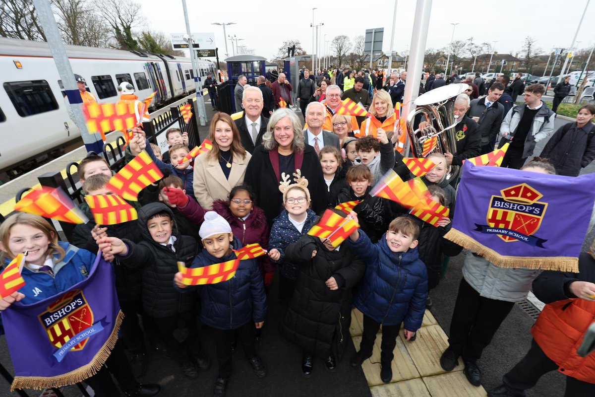 Heidi_Labour's tweet image. The historic Northumberland line will welcome its first passengers in 6 decades this weekend, slashing journey times and boosting jobs and opportunities across the region. 

Great to join @KiMcGuinness @IanLaveryMP @N_landCouncil and @networkrail at Ashington station today.