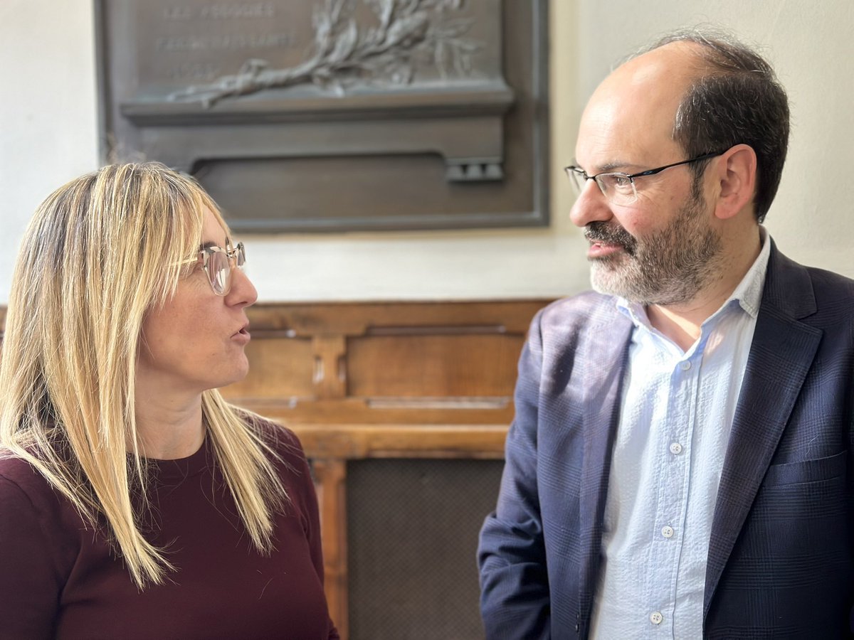 PSOETorrelavega's tweet photo. A través de @JoseLuisUrraca #Torrelavega ha agradecido a la delegada del Gobierno @eugeniasdr la gran labor de @guardiacivil para detener a los presuntos autores del tiroteo en Campuzano.

Su actuación pone de manifiesto la enorme profesionalidad de nuestros cuerpos de seguridad. https://t.co/DfklMCaAxx