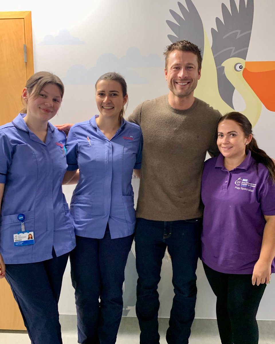 This week, we had an extra special Hollywood visit when actor Glen Powell surprised patients and staff on Pelican Ward. 

Glen got to experience the amazing impact our play specialists and volunteers have on the children and young people in our care. 💙