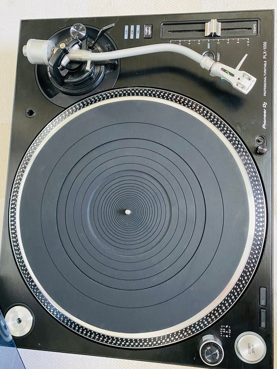 a quem interessar, continuo vendendo: 

Toca disco Pioneer Dj Professional Turntable PLX - 1000 + Pré amplificador PHONO ELC104

sp.olx.com.br/sao-paulo-e-re…