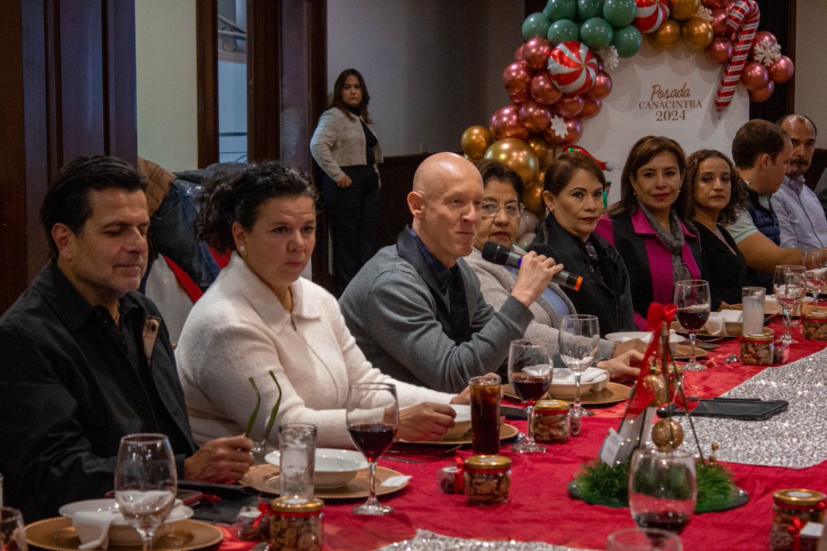 CANACINTRA_Trc's tweet photo. ¡Cierre de un año de éxitos compartidos!🎄🏭

🫱🏻‍🫲🏼En un espacio para reconocer los logros alcanzados y agradecer el trabajo de cada integrante de la Mesa Directiva durante el 2024, se llevó a cabo la Reunión Navideña. https://t.co/1SOCpcZhxd