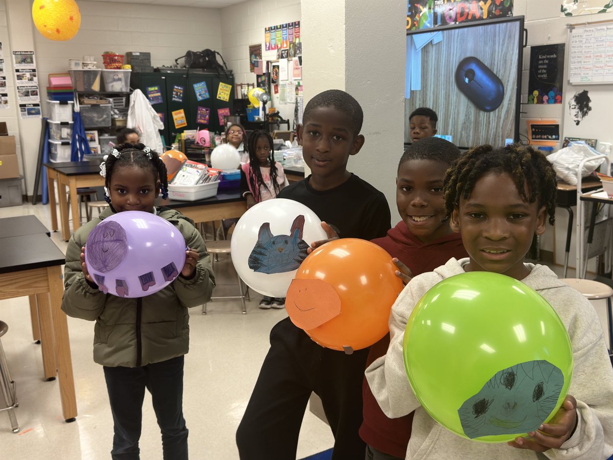 BoydSTEAMLab's tweet photo. Balloons over Broadway
2nd grade rocked it!
@APS_WMBoyd @MsBlairAPS @AP_Fagan @STEAMingCooper https://t.co/DC3TJfs9ID
