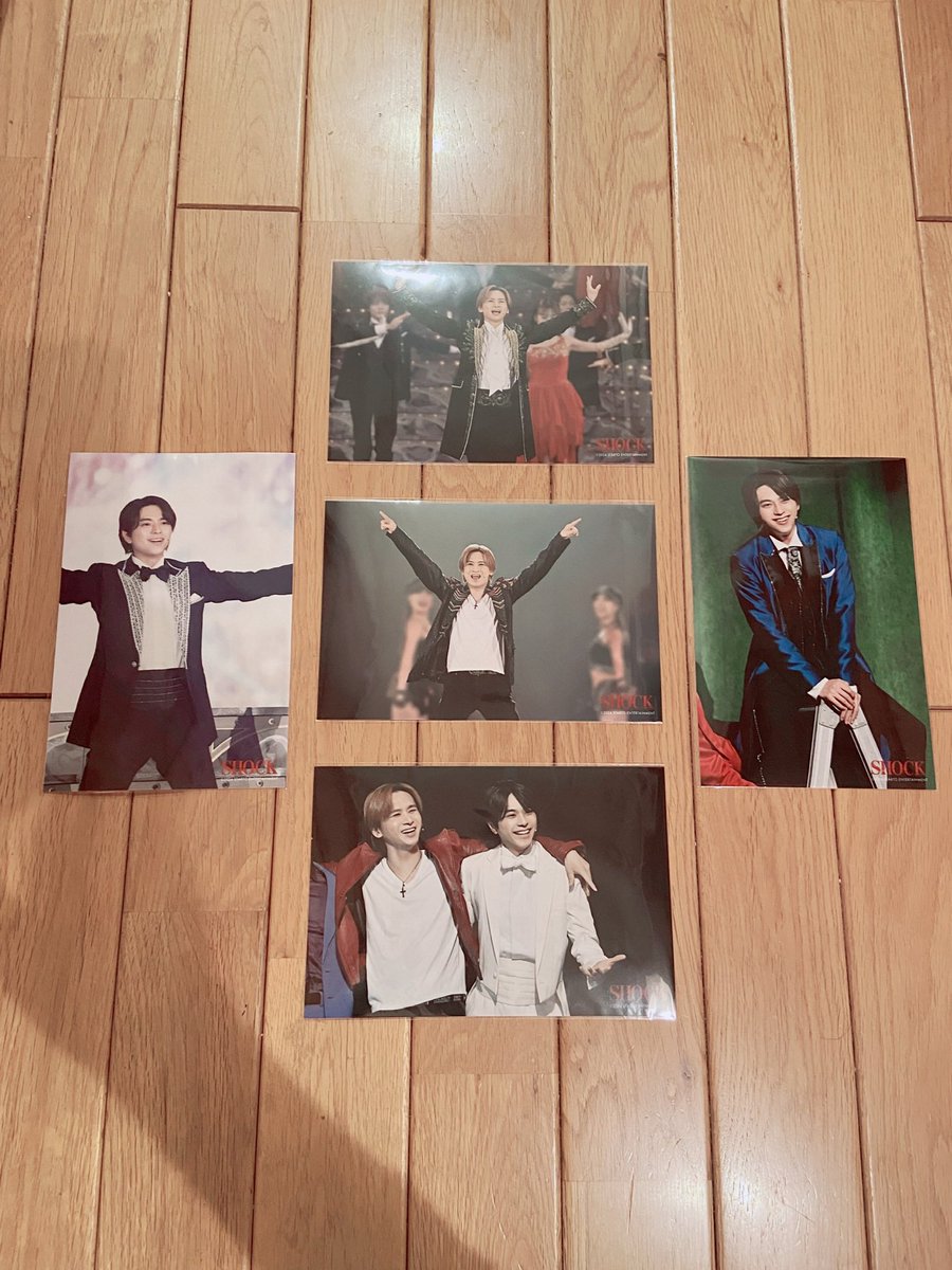 HoneyHoneytan12's tweet photo. 熱喉鼻消化器平気光一君 #堂本剛 君 #KinKiKids 有難う写真集 #Palbum Pグッズ有難うSHOCK博多座や千秋楽㊗️まる。観たジャージ写真 #フェラーリ 7枚買いグッズ有難う次は東京で逢おう
#堂本光一
#京本大我
#中島健人
#岩本照
#亀梨和也
#山田涼介
#橋本良亮
#佐藤勝利
#菊池風磨
#浮所飛貴
#織山尚大 https://t.co/5TLYTvjNoJ