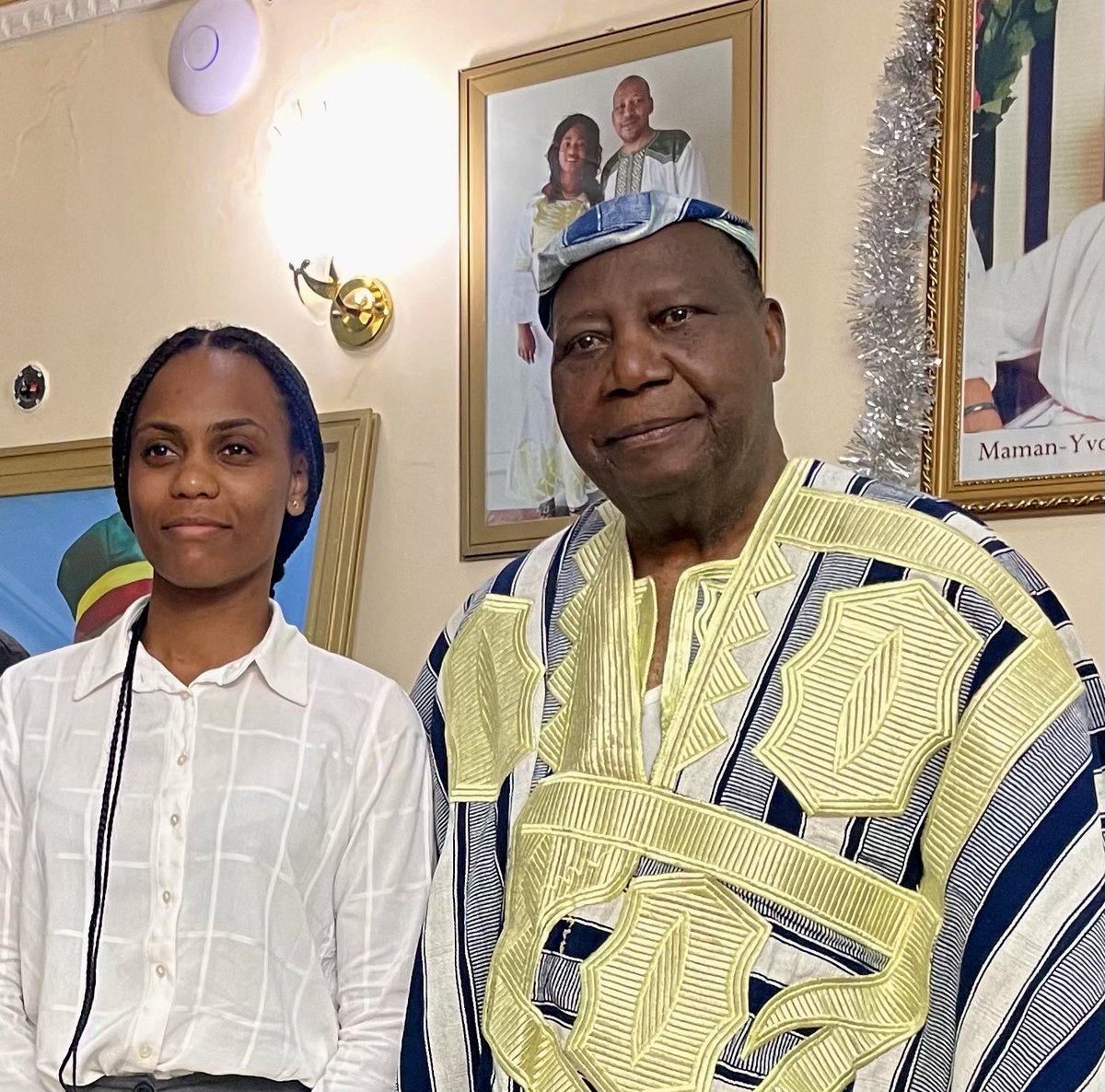 Un moment précieux avec Théophile Obenga, une légende vivante de la pensée africaine.