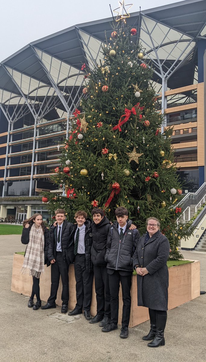 AltwoodSchool's tweet photo. Today a group of year 10 students took part in the #AscotCommunityChallenge. The students have been raising money for #theBrettFoundation. The judges complimented the materials they created for their pitch. Well Done! https://t.co/YTLb3xIksZ