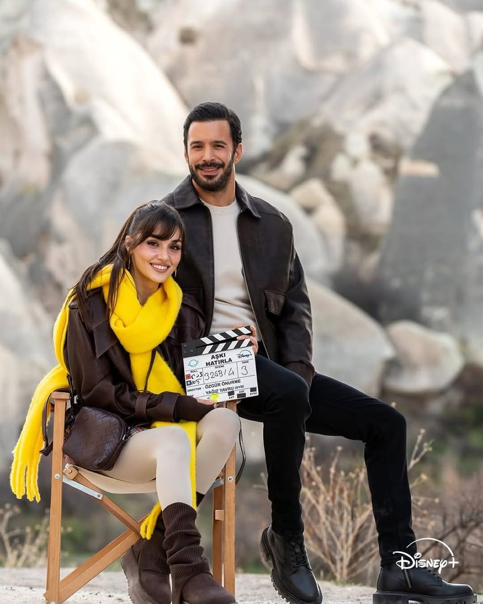 MartaFe54789724's tweet photo. Ya están en todas las cuentas jaja y los amamos a Gunes y Deniz!! Será la nueva pareja romántica de la serie de 8 episodios que veremos en #Rimender y #DisneyPlus #HandeErçel #barisarduc 💖💖💖💖 https://t.co/tTZ39vuUVU