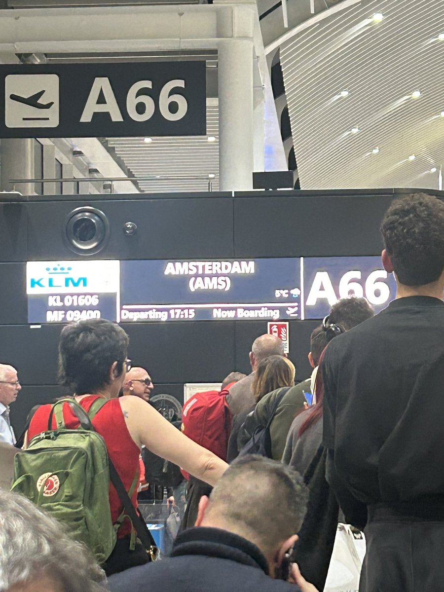 In partenza per Amsterdam direzione L’Aja. Con una delegazione di parlamentari e ong incontreremo i magistrati della Cpi che hanno emesso i mandati di cattura contro #Nethanyahu, #Gallant, #Deif per crimini contro l’umanità. Diritto internazionale per garantire giustizia e verità