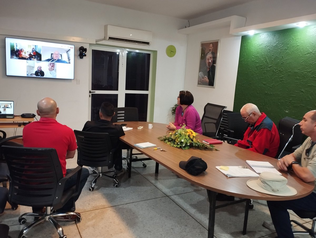 LienAP77's tweet photo. #FIDA y #PNUD en encuentro técnico dando continuidad a acuerdos que tributan desde #PRODECAFÉ a la implementación del Plan de Acción del Sistema de Naciones Unidas en Cuba, sobre Sistema de Alerta Temprana (SAT) para vigilancia meteorológica e hidrológica en el oriente del país. https://t.co/uIkQCaftfD