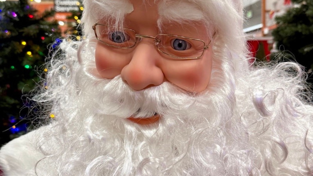 Mikey1SDF's tweet photo. Ho, ho, ho! 🎅

#santaclause #santa #streamer https://t.co/4Ke9LpUbHK