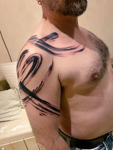 dodobaer1's tweet photo. And there it is 
#tattoo #abstracttattoo #firsttat https://t.co/dEpHJYRx61