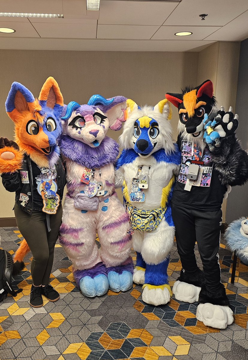 FurryChi's tweet photo. Made it to the end of the Neopets panel at #MFF2024 Glad I got to spend some time with my NeoFriends ✨ https://t.co/hBlQKqedGy