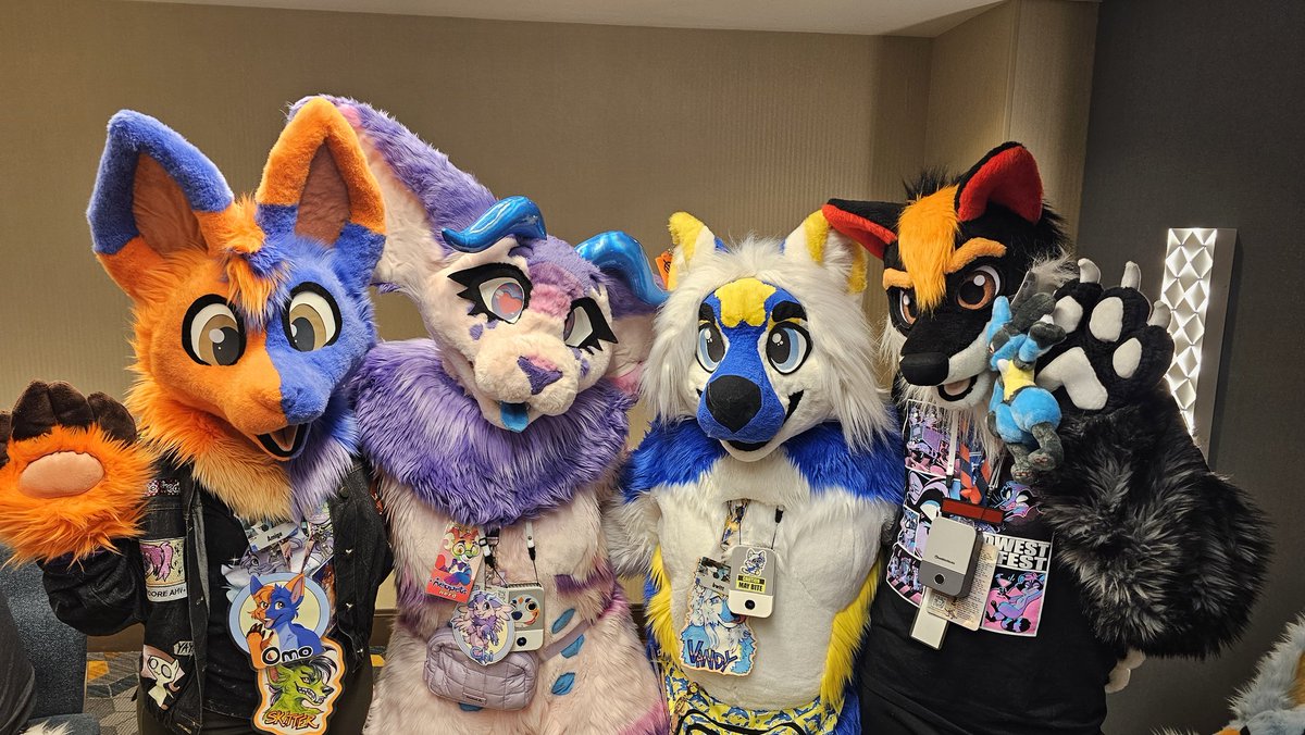 FurryChi's tweet photo. Made it to the end of the Neopets panel at #MFF2024 Glad I got to spend some time with my NeoFriends ✨ https://t.co/hBlQKqedGy